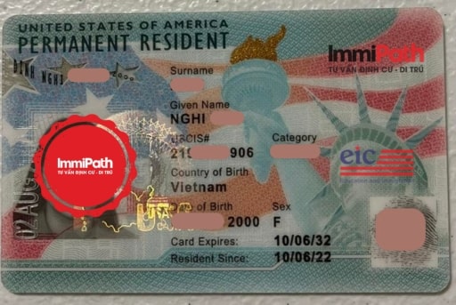 Cả gia đình khách hàng nhận được thẻ xanh qua chương trình định cư Mỹ EB3 - ImmiPath
