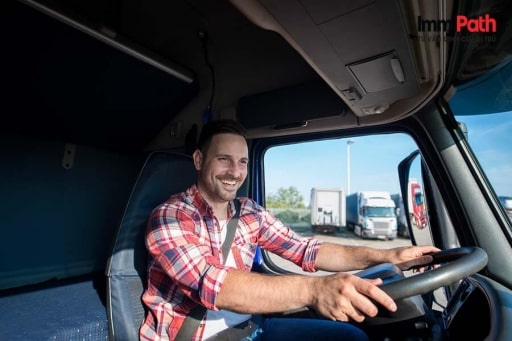 Bạn có thể tham gia hạng mục lái xe tải đường dài khi định cư tại Saskatchewan  - ImmiPath