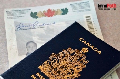 Để visa định cư Canada được chấp thuận, bạn cần chuẩn bị đầy đủ một số giấy tờ cần thiết - ImmiPath